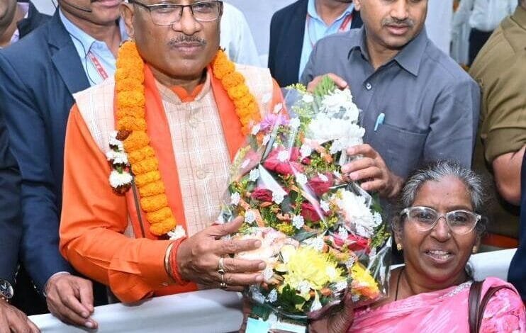 प्रधानमंत्री श्री नरेन्द्र मोदी की गरिमामय उपस्थिति में छत्तीसगढ़ के नए मुख्यमंत्री श्री विष्णु देव साय और मंत्रिमंडल के सदस्य 13 दिसम्बर को लेंगे शपथ प्रधानमंत्री श्री नरेन्द्र मोदी की गरिमामय उपस्थिति में छत्तीसगढ़ के नए मुख्यमंत्री श्री विष्णु देव साय और मंत्रिमंडल के सदस्य 13 दिसम्बर को लेंगे शपथ kshititech