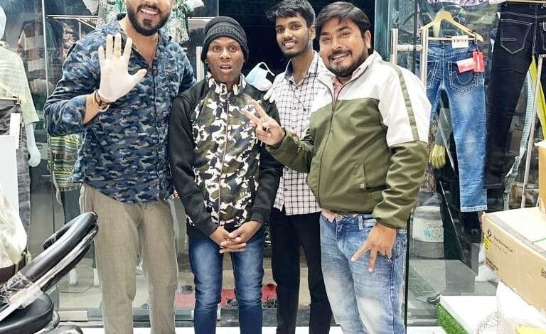 नगर के युवाओं ने पेश की मानवता की अनोखी मिसाल नगर के युवाओं ने पेश की मानवता की अनोखी मिसाल kshititech