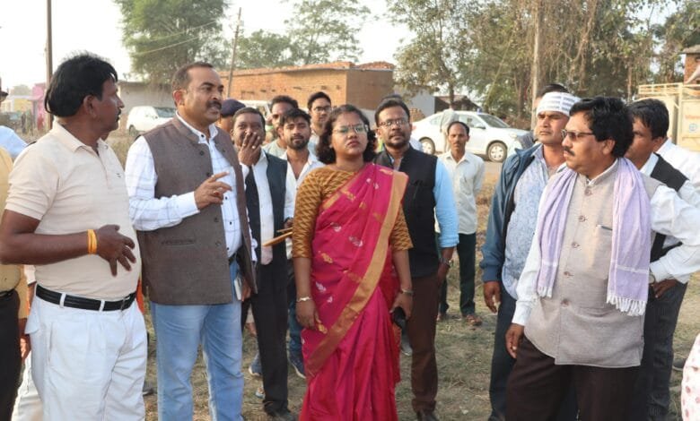 कलेक्टर और एसपी ने रामनामी मेला स्थल का किया निरीक्षण कलेक्टर और एसपी ने रामनामी मेला स्थल का किया निरीक्षण kshititech