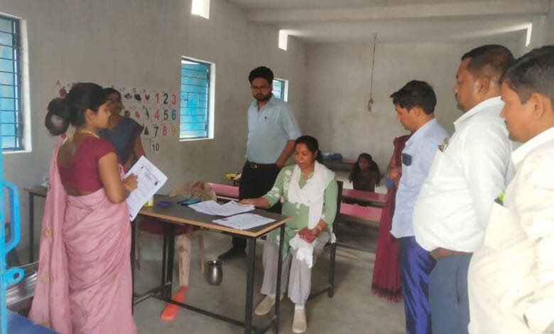 कलेक्टर के निर्देशन में सभी सीईओ फिल्ड में जाकर कर रहे प्रधानमंत्री आवास योजना और महतारी वंदन योजना के कार्यो का निरीक्षण कलेक्टर के निर्देशन में सभी सीईओ फिल्ड में जाकर कर रहे प्रधानमंत्री आवास योजना और महतारी वंदन योजना के कार्यो का निरीक्षण kshititech