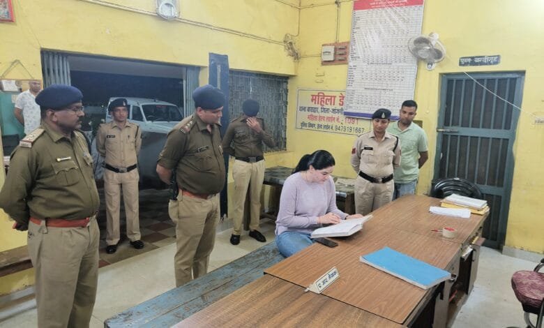नवपदस्थ पुलिस अधीक्षक सक्ती सुश्री अंकिता शर्मा द्बारा थाना - बाराद्वार का किया गया औचक निरीक्षण नवपदस्थ पुलिस अधीक्षक सक्ती सुश्री अंकिता शर्मा द्बारा थाना - बाराद्वार का किया गया औचक निरीक्षण kshititech