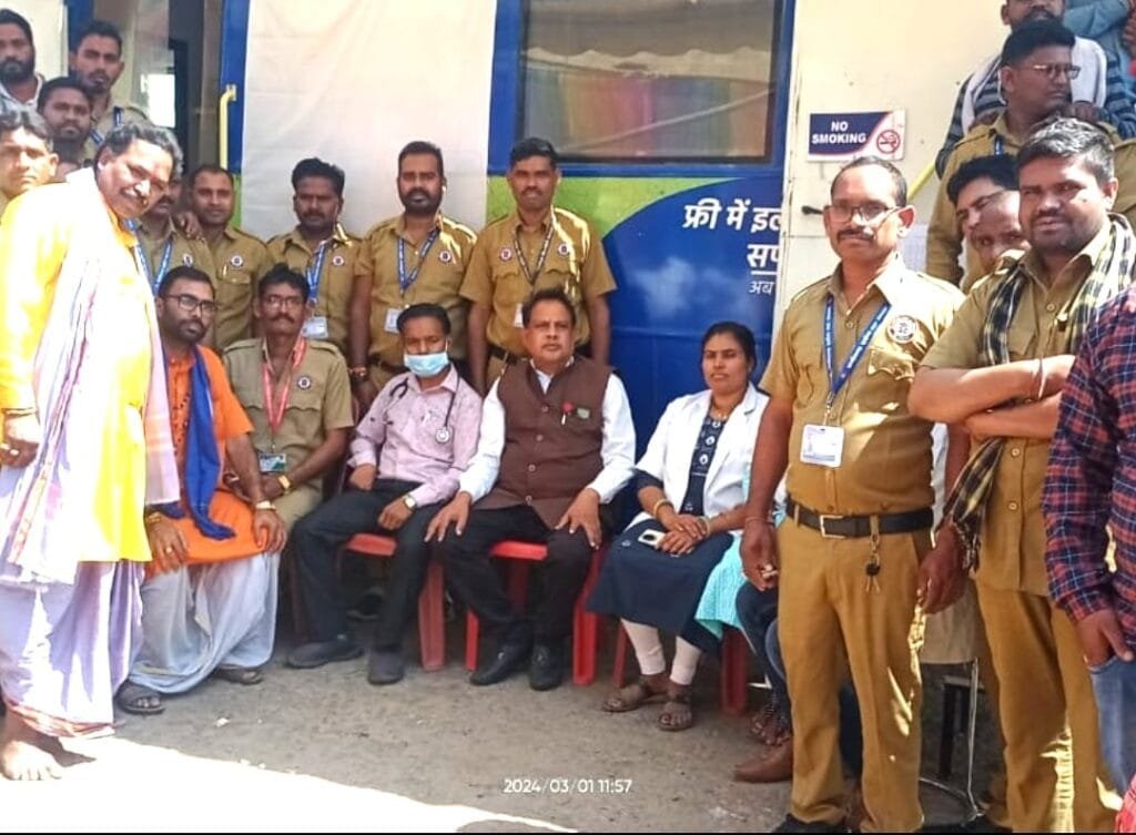 छत्तीसगढ़ ड्राइवर महासंगठन के जिला कार्यालय के शुभारंभ पर ड्राइवरों का निःशुल्क स्वास्थय एवम् नेत्र परीक्षण का हुआ आयोजन छत्तीसगढ़ ड्राइवर महासंगठन के जिला कार्यालय के शुभारंभ पर ड्राइवरों का निःशुल्क स्वास्थय एवम् नेत्र परीक्षण का हुआ आयोजन kshititech