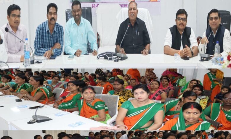 प्रधानमंत्री संवाद कार्यक्रम में बड़ी संख्या में शामिल हुए जिले की स्वसहायता समूह एवं विभिन्न संगठनों की महिलाएं प्रधानमंत्री संवाद कार्यक्रम में बड़ी संख्या में शामिल हुए जिले की स्वसहायता समूह एवं विभिन्न संगठनों की महिलाएं kshititech