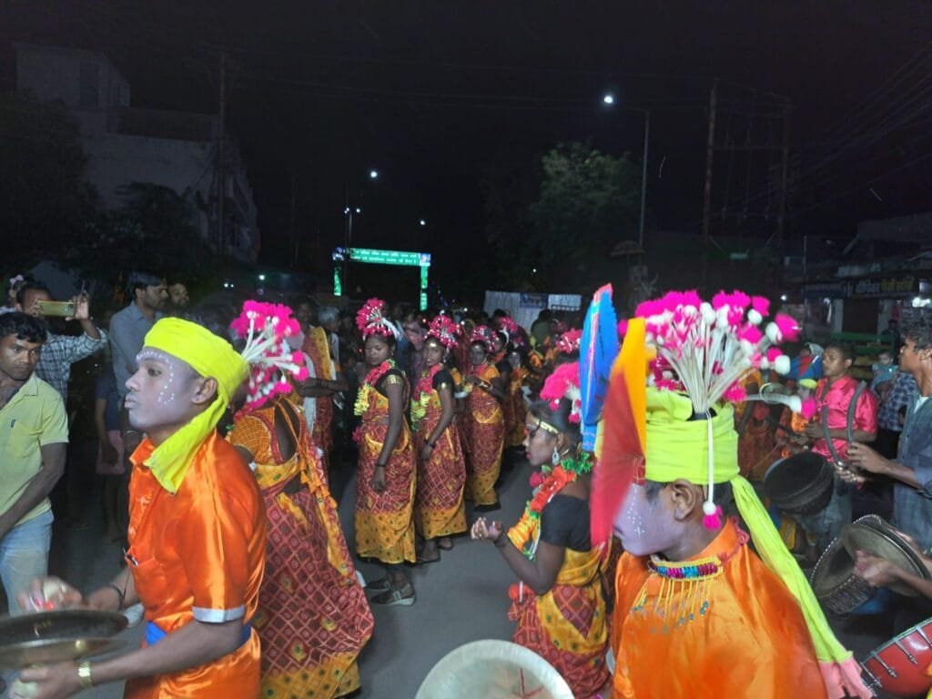 महाशिवरात्रि पर्व पर सक्ती में निकली भव्य शिव बारात, तुर्री धाम एवं श्री राम मंदिर में भी सजा महादेव का भव्य दरबार महाशिवरात्रि पर्व पर सक्ती में निकली भव्य शिव बारात, तुर्री धाम एवं श्री राम मंदिर में भी सजा महादेव का भव्य दरबार kshititech
