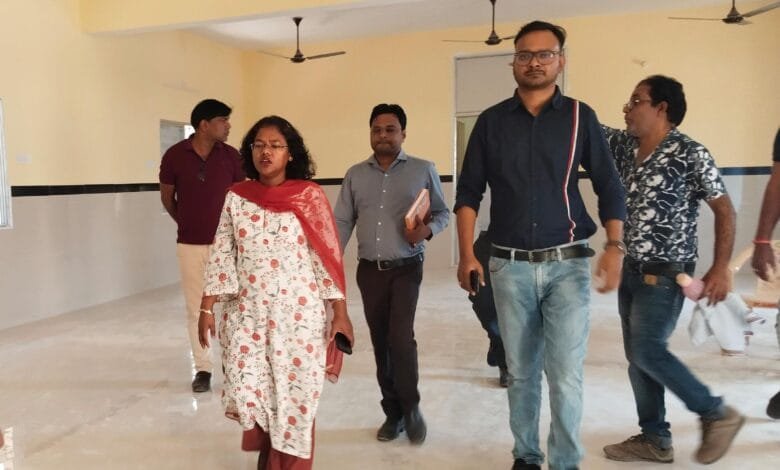 कलेक्टर ने विभिन्न निर्माण कार्यों का लिया जायजा, कार्यों में तेजी लाने का दिया निर्देश कलेक्टर ने विभिन्न निर्माण कार्यों का लिया जायजा, कार्यों में तेजी लाने का दिया निर्देश kshititech