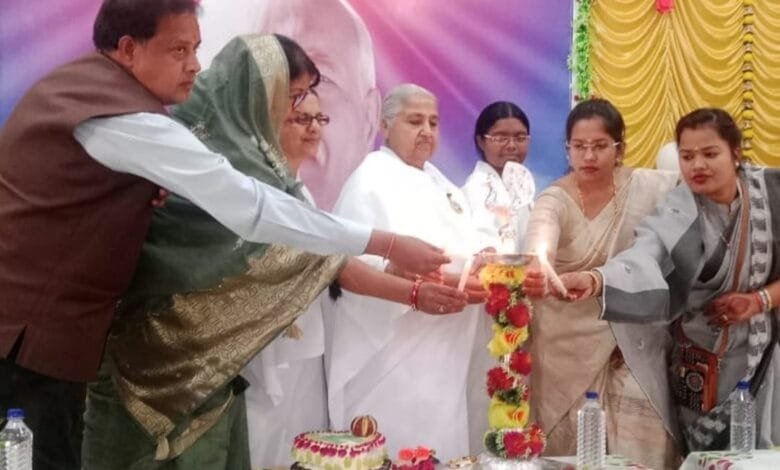 ब्रह्माकुमारी सेंटर में महाशिवरात्रि एवम् महिला दिवस का हुआ आयोजन ब्रह्माकुमारी सेंटर में महाशिवरात्रि एवम् महिला दिवस का हुआ आयोजन kshititech