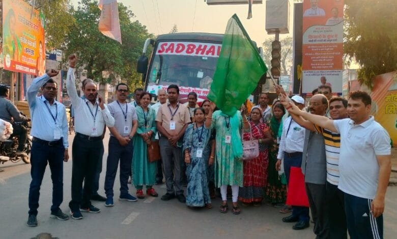 सक्ती जिले से श्रद्धालु श्री राम लला के दर्शन के लिए हुए रवाना सक्ती जिले से श्रद्धालु श्री राम लला के दर्शन के लिए हुए रवाना kshititech