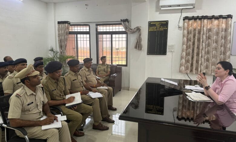 मुख्यमंत्री विष्णु देव साय द्वारा छत्तीसगढ़ के पुलिस अधीक्षकों के साथ किया गया वर्चुअल मीटिंग दिए दिशा निर्देश मुख्यमंत्री विष्णु देव साय द्वारा छत्तीसगढ़ के पुलिस अधीक्षकों के साथ किया गया वर्चुअल मीटिंग दिए दिशा निर्देश kshititech
