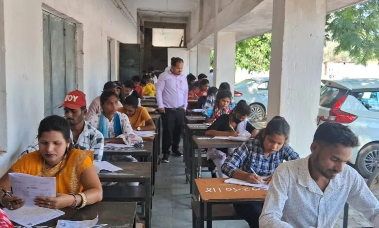 नियंत्रित और शांतिपूर्ण ढंग से चल रही ओपन स्कूल की परीक्षाएं नियंत्रित और शांतिपूर्ण ढंग से चल रही ओपन स्कूल की परीक्षाएं kshititech