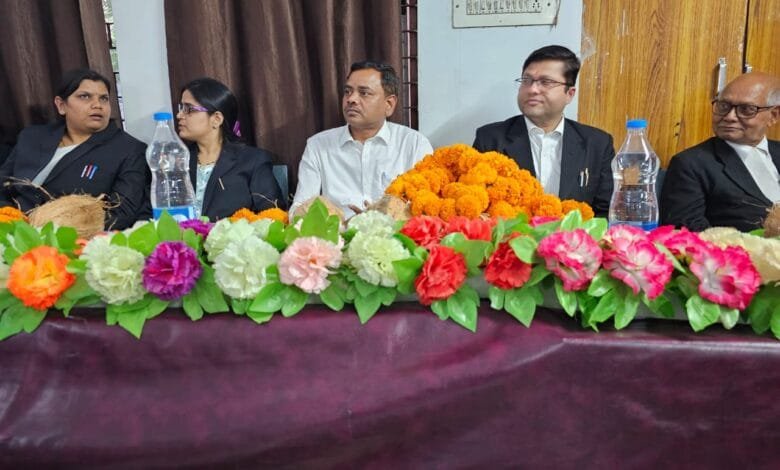 अधिवक्ता संघ सक्ती द्वारा नव पदस्थ विशेष न्यायाधीश प्रशांत शिवहरे का किया गया अभिनंदन अधिवक्ता संघ सक्ती द्वारा नव पदस्थ विशेष न्यायाधीश प्रशांत शिवहरे का किया गया अभिनंदन kshititech