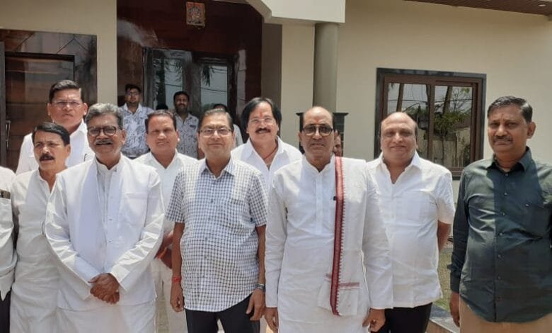 जल जंगल जमीन को बचाना है संविधान की रक्षा करना हम सबका दायित्व - डॉ महन्त जल जंगल जमीन को बचाना है संविधान की रक्षा करना हम सबका दायित्व - डॉ महन्त kshititech