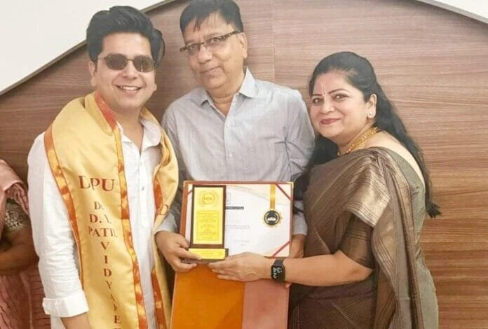 डीएम परिवार के डॉ. अमूल्य अग्रवाल ने पुणे की डॉ.डी व्हाई पाटील विद्यापीठ से एमबीबीएस की डिग्री हासिल कर बढ़ाया जिले का गौरव डीएम परिवार के डॉ. अमूल्य अग्रवाल ने पुणे की डॉ.डी व्हाई पाटील विद्यापीठ से एमबीबीएस की डिग्री हासिल कर बढ़ाया जिले का गौरव kshititech