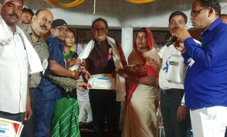 अंबेडकर जयंती पर जाजंग में सांस्कृतिक, प्रतिभा सम्मान एवम् सामान्य ज्ञान प्रतियोगिता आयोजित अंबेडकर जयंती पर जाजंग में सांस्कृतिक, प्रतिभा सम्मान एवम् सामान्य ज्ञान प्रतियोगिता आयोजित kshititech