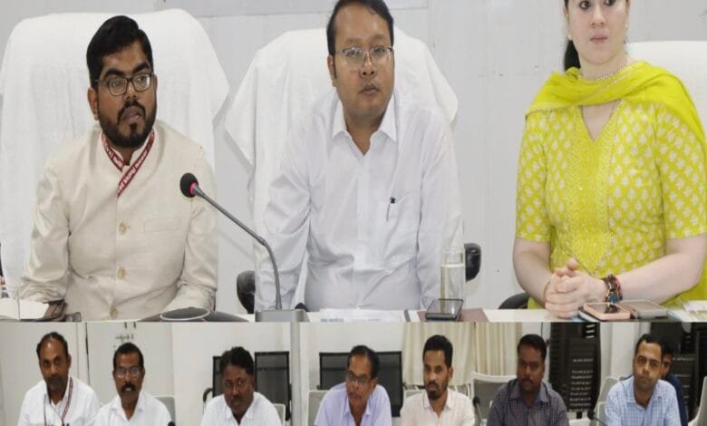 व्यय प्रेक्षक पवन कुमार ने निर्वाचन व्यय लेखा दल सहित अन्य संबंधित अधिकारियो की ली बैठक व्यय प्रेक्षक पवन कुमार ने निर्वाचन व्यय लेखा दल सहित अन्य संबंधित अधिकारियो की ली बैठक kshititech