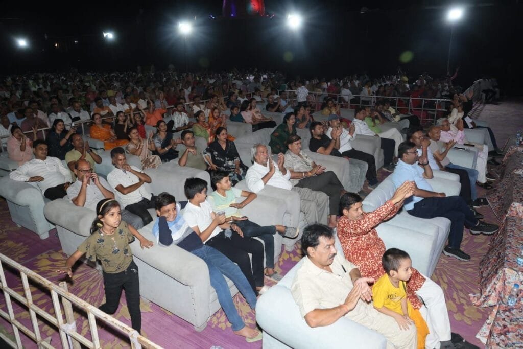 माँ चन्द्रहासिनी की नगरी चंद्रपुर मे सम्पन्न हुआ कवि सम्मेलन माँ चन्द्रहासिनी की नगरी चंद्रपुर मे सम्पन्न हुआ कवि सम्मेलन kshititech