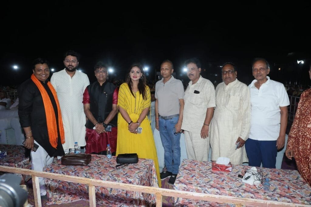माँ चन्द्रहासिनी की नगरी चंद्रपुर मे सम्पन्न हुआ कवि सम्मेलन माँ चन्द्रहासिनी की नगरी चंद्रपुर मे सम्पन्न हुआ कवि सम्मेलन kshititech
