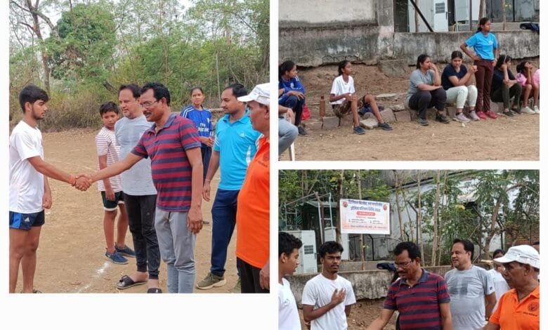 घनश्याम वाटिका के एथलेटिक्स प्रक्षिक्षण शिविर में पहुंचे एस डी एम के एस पैकरा घनश्याम वाटिका के एथलेटिक्स प्रक्षिक्षण शिविर में पहुंचे एस डी एम के एस पैकरा kshititech