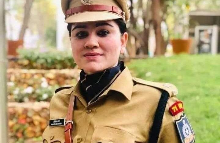 IPS अंकिता शर्मा एक्शन मोड में, लाइन अटैच किए गए टीआई-एसआई सहित कई पुलिसवाले IPS अंकिता शर्मा एक्शन मोड में, लाइन अटैच किए गए टीआई-एसआई सहित कई पुलिसवाले kshititech