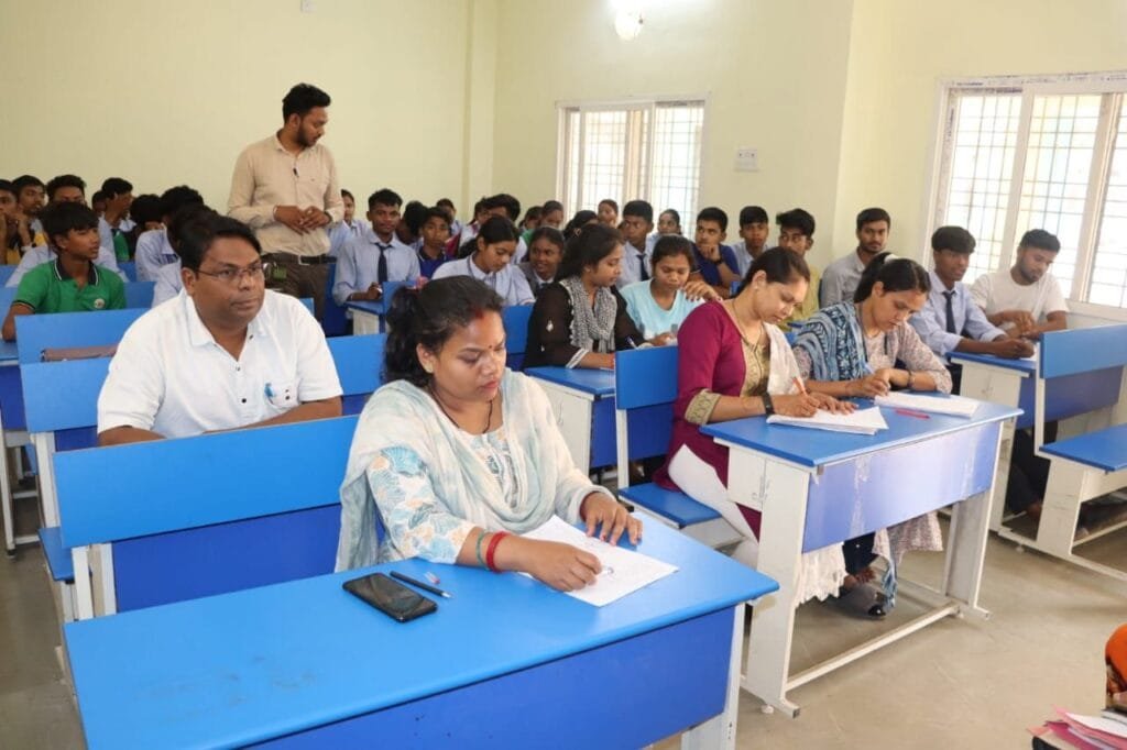 स्वीप कार्यक्रम के तहत गीत-कविता लेखन प्रतियोगिता का हुआ आयोजन स्वीप कार्यक्रम के तहत गीत-कविता लेखन प्रतियोगिता का हुआ आयोजन kshititech