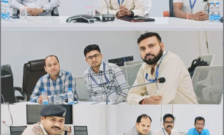 गणना प्रेक्षक की उपस्थिति में मतगणना कर्मियों का किया गया द्वितीय रेंडमाइजेशन गणना प्रेक्षक की उपस्थिति में मतगणना कर्मियों का किया गया द्वितीय रेंडमाइजेशन kshititech