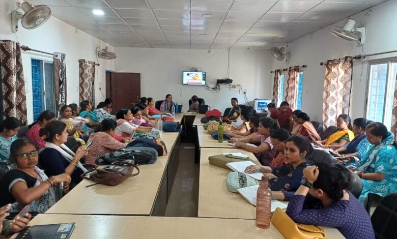 कुपोषित बच्चों के प्रबंधन पर सभी परियोजना अधिकारियों एवं पर्यवेक्षकों के लिए प्रशिक्षण का हुआ आयोजन कुपोषित बच्चों के प्रबंधन पर सभी परियोजना अधिकारियों एवं पर्यवेक्षकों के लिए प्रशिक्षण का हुआ आयोजन kshititech