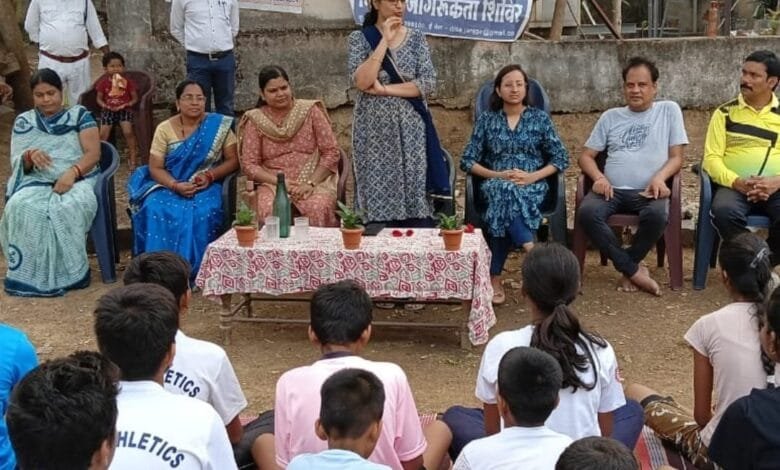 घनश्याम वाटिका में विश्व श्रम निषेध दिवस पर न्यायाधीश हुए शामिल घनश्याम वाटिका में विश्व श्रम निषेध दिवस पर न्यायाधीश हुए शामिल kshititech