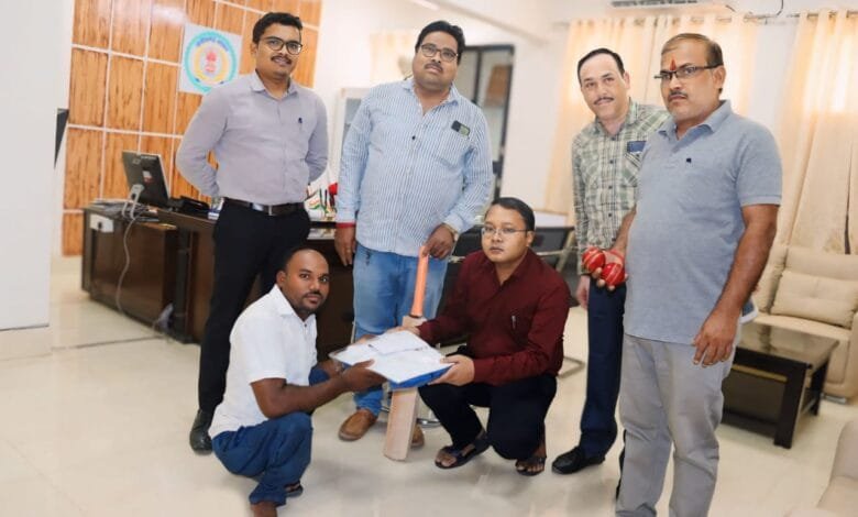 इंडियन व्हीलचेयर क्रिकेट प्रीमियर लीग : कलेक्टर ने जिले के दिव्यांग खिलाड़ी पीलाबाबू को बेहतर खेल प्रदर्शन के लिए दी शुभकामनाए इंडियन व्हीलचेयर क्रिकेट प्रीमियर लीग : कलेक्टर ने जिले के दिव्यांग खिलाड़ी पीलाबाबू को बेहतर खेल प्रदर्शन के लिए दी शुभकामनाए kshititech