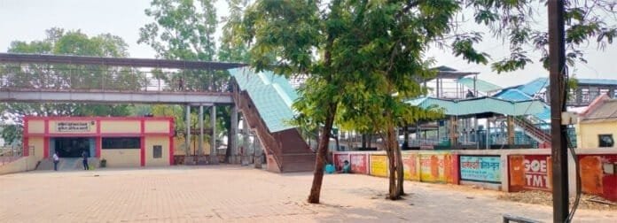 केन्द्र सरकार की उपेक्षा का दंश झेल रहा रियासतकालीन सक्ती रेलवे स्टेशन केन्द्र सरकार की उपेक्षा का दंश झेल रहा रियासतकालीन सक्ती रेलवे स्टेशन kshititech