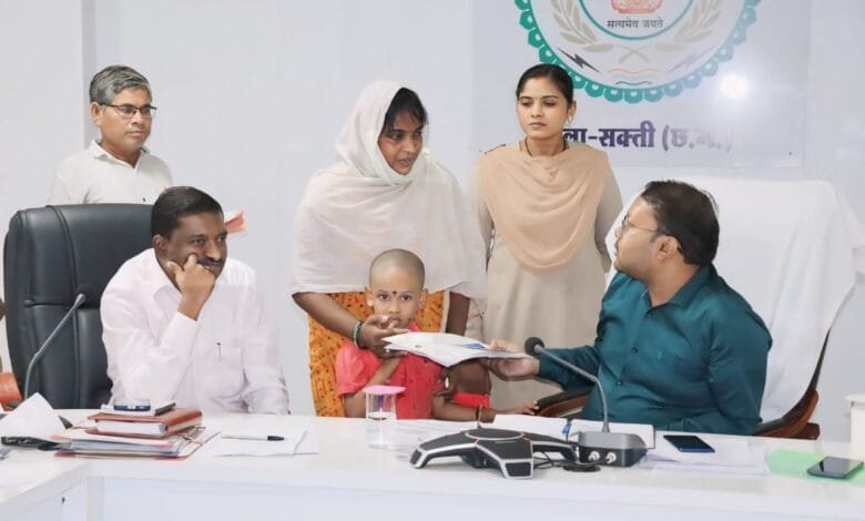 कलेक्टर ने साप्ताहिक जनदर्शन के माध्यम से सुनी आमलोगों की विभिन्न समस्याएं कलेक्टर ने साप्ताहिक जनदर्शन के माध्यम से सुनी आमलोगों की विभिन्न समस्याएं kshititech