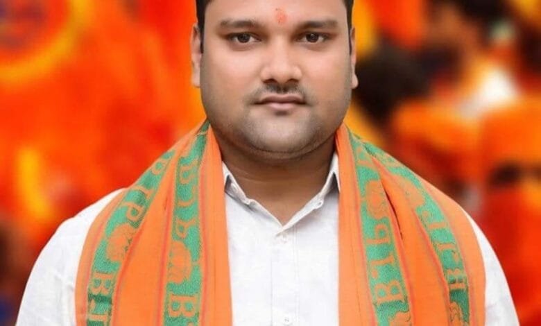 फिर फिसली राहुल गांधी की जवान <br>लोकसभा में राहुल गांधी द्वारा हिंदुओं को हिंसक बताना उनकी ओछी मानसिकता - अंकित अग्रवाल फिर फिसली राहुल गांधी की जवान <br>लोकसभा में राहुल गांधी द्वारा हिंदुओं को हिंसक बताना उनकी ओछी मानसिकता - अंकित अग्रवाल kshititech