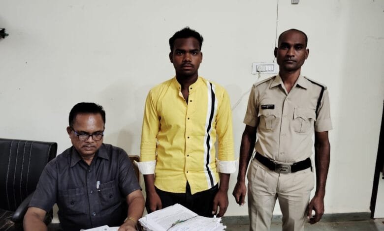 चन्द्रा क्रेशर उद्योग नगझर में 100 लीटर डीजल चोरी का एक आरोपी गिरफ्तार चन्द्रा क्रेशर उद्योग नगझर में 100 लीटर डीजल चोरी का एक आरोपी गिरफ्तार kshititech
