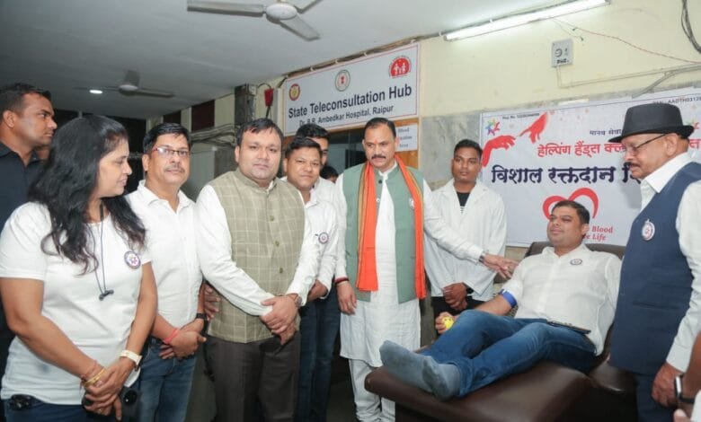 मेकाहारा हॉस्पिटल में मेगा रक्तदान शिविर का आयोजन मेकाहारा हॉस्पिटल में मेगा रक्तदान शिविर का आयोजन kshititech