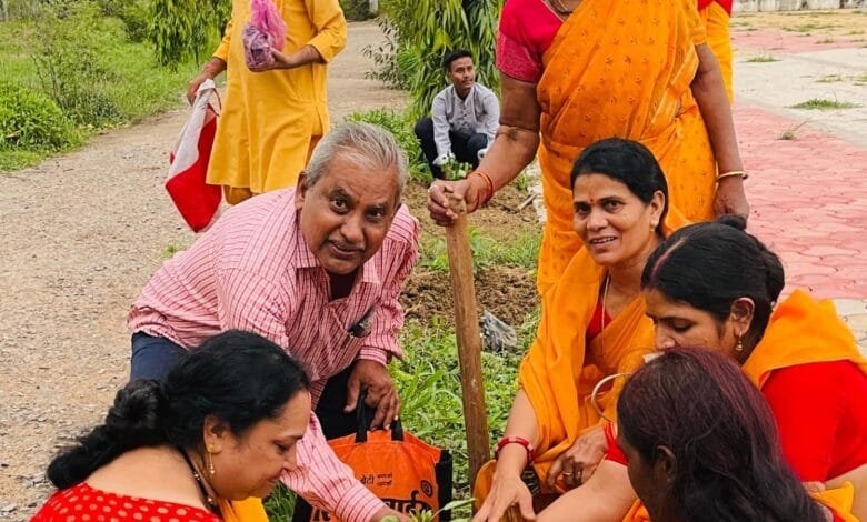 गायत्री परिवार सक्ती ने टेमर हाई स्कूल में किया वृहद पौधारोपण गायत्री परिवार सक्ती ने टेमर हाई स्कूल में किया वृहद पौधारोपण kshititech