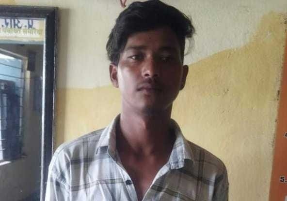 नाबालिग बालिका से दैहिक शोषण करने वाले 2 साल से फरार आरोपी को बिर्रा पुलिस ने किया गिरफ्तार, भेजा जेल नाबालिग बालिका से दैहिक शोषण करने वाले 2 साल से फरार आरोपी को बिर्रा पुलिस ने किया गिरफ्तार, भेजा जेल kshititech