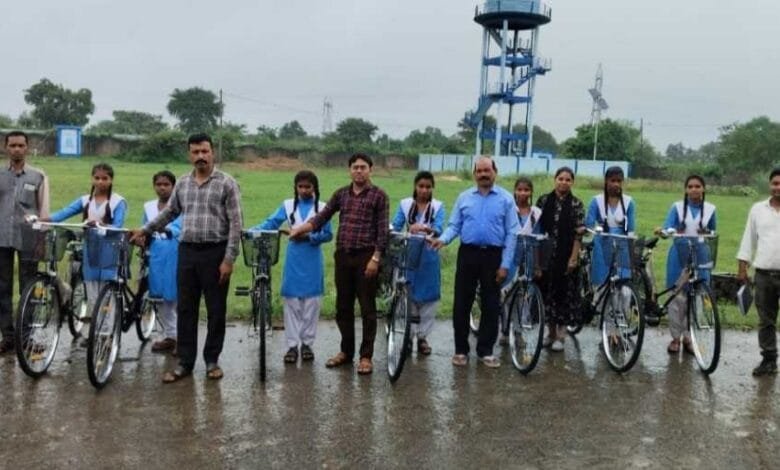 शास.उच्च.माध्य.विद्यालय बरपालीकलाँ में सायकल वितरण किया गया शास.उच्च.माध्य.विद्यालय बरपालीकलाँ में सायकल वितरण किया गया kshititech