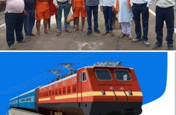 सावन स्पेशल से झूम उठे रेल यात्री- बाराद्वार शहर वासियों ने किया ट्रेन के ठहराव का स्वागत<br> सावन स्पेशल से झूम उठे रेल यात्री- बाराद्वार शहर वासियों ने किया ट्रेन के ठहराव का स्वागत<br> kshititech