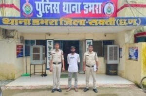 डीजल चोरी के फरार आरोपी को डभरा पुलिस ने किया गिरफ्तार डीजल चोरी के फरार आरोपी को डभरा पुलिस ने किया गिरफ्तार kshititech