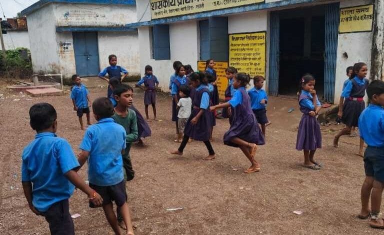 ग्राम पंचायत बासीन में नौनिहालों का भविष्य अधर में ग्राम पंचायत बासीन में नौनिहालों का भविष्य अधर में kshititech