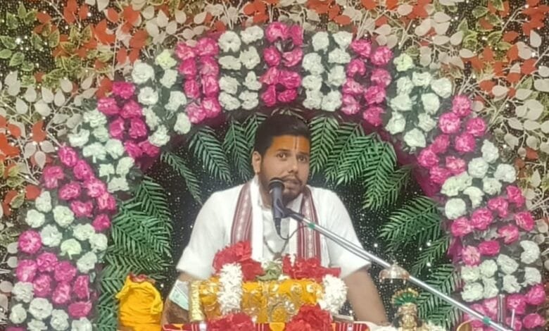 भव्य कलश यात्रा के साथ श्रीमद भागवत कथा का हुआ आगाज भव्य कलश यात्रा के साथ श्रीमद भागवत कथा का हुआ आगाज kshititech