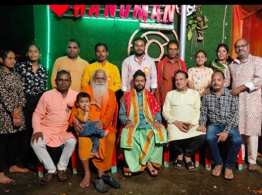 हनुमान लला की 67 वें महाआरती में आचार्य मनीष कृष्ण चैतन्य जी हुए शामिल हनुमान लला की 67 वें महाआरती में आचार्य मनीष कृष्ण चैतन्य जी हुए शामिल kshititech