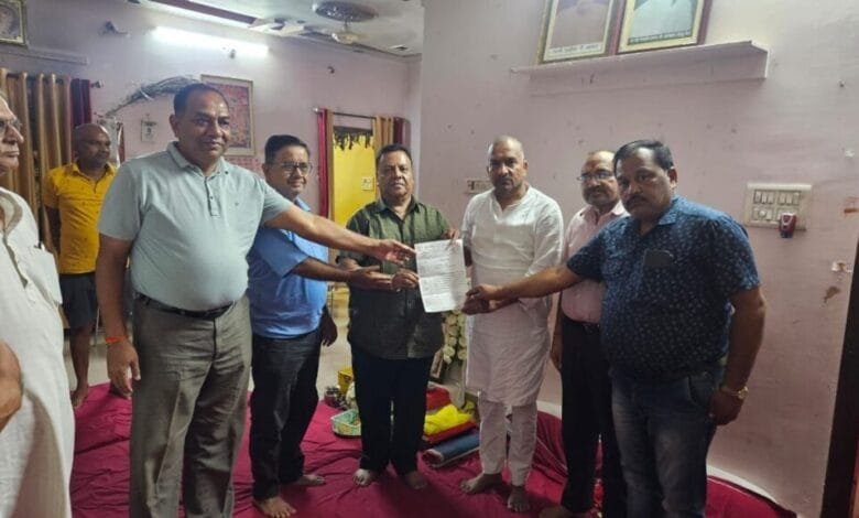 कांग्रेस नेता उगेंद्र अग्रवाल की दिवंगत माताजी को छत्तीसगढ़ जनर्लिस्ट वेलफेयर यूनियन सक्ती जिला इकाई ने दी श्रद्धांजलि कांग्रेस नेता उगेंद्र अग्रवाल की दिवंगत माताजी को छत्तीसगढ़ जनर्लिस्ट वेलफेयर यूनियन सक्ती जिला इकाई ने दी श्रद्धांजलि kshititech