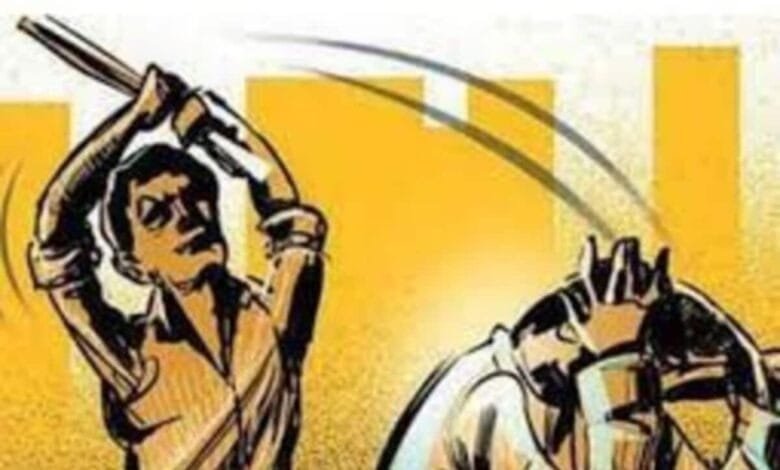मामूली सी बात पर लकड़ी के बत्ते से पीटा, सक्ती पुलिस ने किया जुर्म दर्ज मामूली सी बात पर लकड़ी के बत्ते से पीटा, सक्ती पुलिस ने किया जुर्म दर्ज kshititech