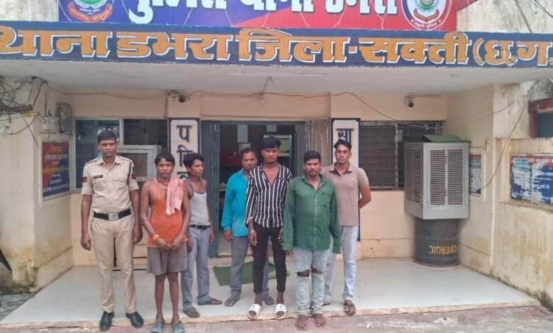जुआ खेलते 06 आरोपी को किया गिरफ्तार जुआ खेलते 06 आरोपी को किया गिरफ्तार kshititech