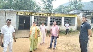सांसद कमलेश जांगड़े का रैनखोल दौरा: सेवा पखवाड़ा कार्यक्रम में हुई शामिल, स्कूल और मध्यान्ह भोजन का लिया जायजा सांसद कमलेश जांगड़े का रैनखोल दौरा: सेवा पखवाड़ा कार्यक्रम में हुई शामिल, स्कूल और मध्यान्ह भोजन का लिया जायजा kshititech
