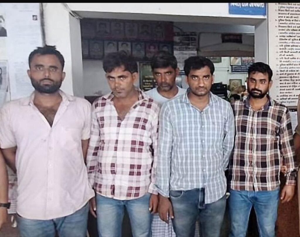 15 वर्षीय बालक के अपहरण की गुत्थी सुलझी ,मेरठ में अपहृत बालक बरामद 15 वर्षीय बालक के अपहरण की गुत्थी सुलझी ,मेरठ में अपहृत बालक बरामद kshititech