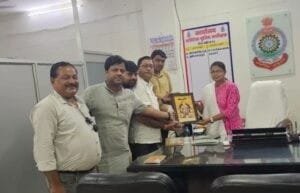 केबीसी कार्यक्रम के लिए अग्रवाल समाज सक्ती ने सक्ती कलेक्टर एवं जिले की एडिशनल एसपी को दिया निमंत्रण केबीसी कार्यक्रम के लिए अग्रवाल समाज सक्ती ने सक्ती कलेक्टर एवं जिले की एडिशनल एसपी को दिया निमंत्रण kshititech