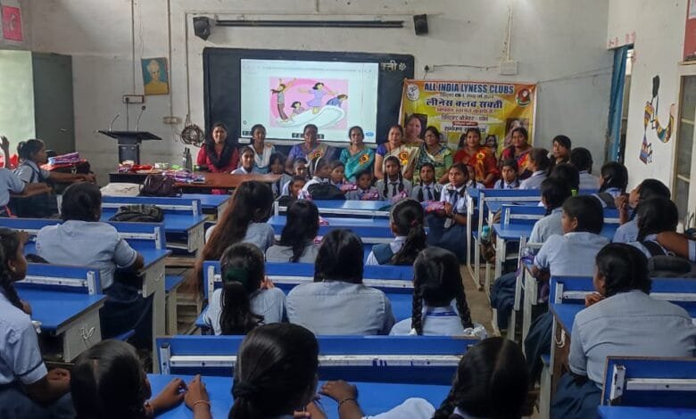 आल इंडिया लीनेस क्लब सक्ती ने कसेरपारा के स्वामी आत्मानंद विद्यालय में बालिकाओ के साथ स्वच्छता पर की कार्यशाला आल इंडिया लीनेस क्लब सक्ती ने कसेरपारा के स्वामी आत्मानंद विद्यालय में बालिकाओ के साथ स्वच्छता पर की कार्यशाला kshititech