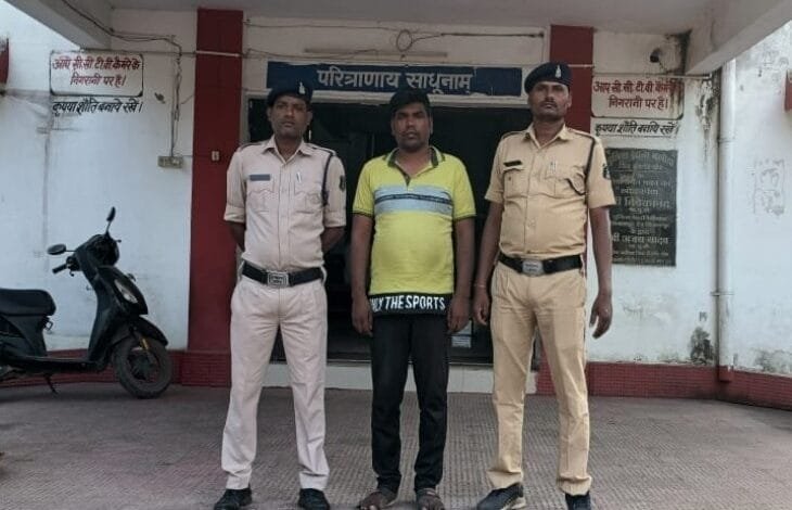 जांजगीर-चांपा में कलेक्टर बनकर ठग ने मांगा कमीशन<br>सरपंच से बोला- 10 लाख स्वीकृत, 1 लाख लेकर आओ, पुलिस ने बिलासपुर से दबोचा जांजगीर-चांपा में कलेक्टर बनकर ठग ने मांगा कमीशन<br>सरपंच से बोला- 10 लाख स्वीकृत, 1 लाख लेकर आओ, पुलिस ने बिलासपुर से दबोचा kshititech