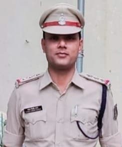 यातायात विभाग का वाहन चेकिंग अभियान ट्रैफिक पुलिस के लिए बना कमाई का जरिया, यातायात नियमों के नाम पर सक्ती जिले में जमकर की जा रही अवैध वसूली यातायात विभाग का वाहन चेकिंग अभियान ट्रैफिक पुलिस के लिए बना कमाई का जरिया, यातायात नियमों के नाम पर सक्ती जिले में जमकर की जा रही अवैध वसूली kshititech