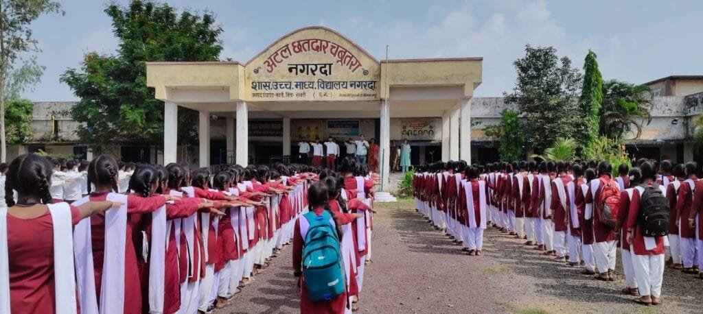 कलेक्टर के निर्देशन में जिले के सभी विद्यालयों में स्वच्छता शपथ कार्यक्रम का हुआ आयोजन कलेक्टर के निर्देशन में जिले के सभी विद्यालयों में स्वच्छता शपथ कार्यक्रम का हुआ आयोजन kshititech